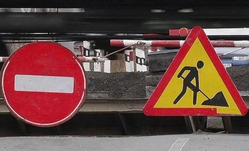 Бишкекте темир жол өткөөлүндө убактылуу кыймылды чектешет