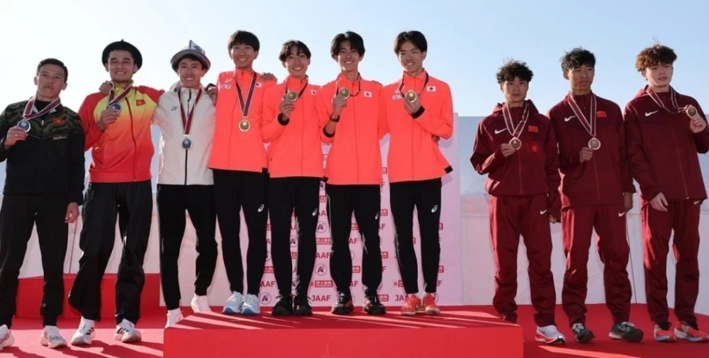 Кыргызстан выиграл серебро на чемпионате Азии по кроссу