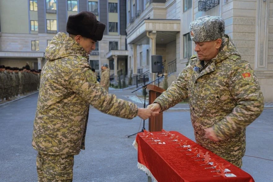 Более 160 военнослужащих Минобороны получили в Манасе квартиры от ГИК