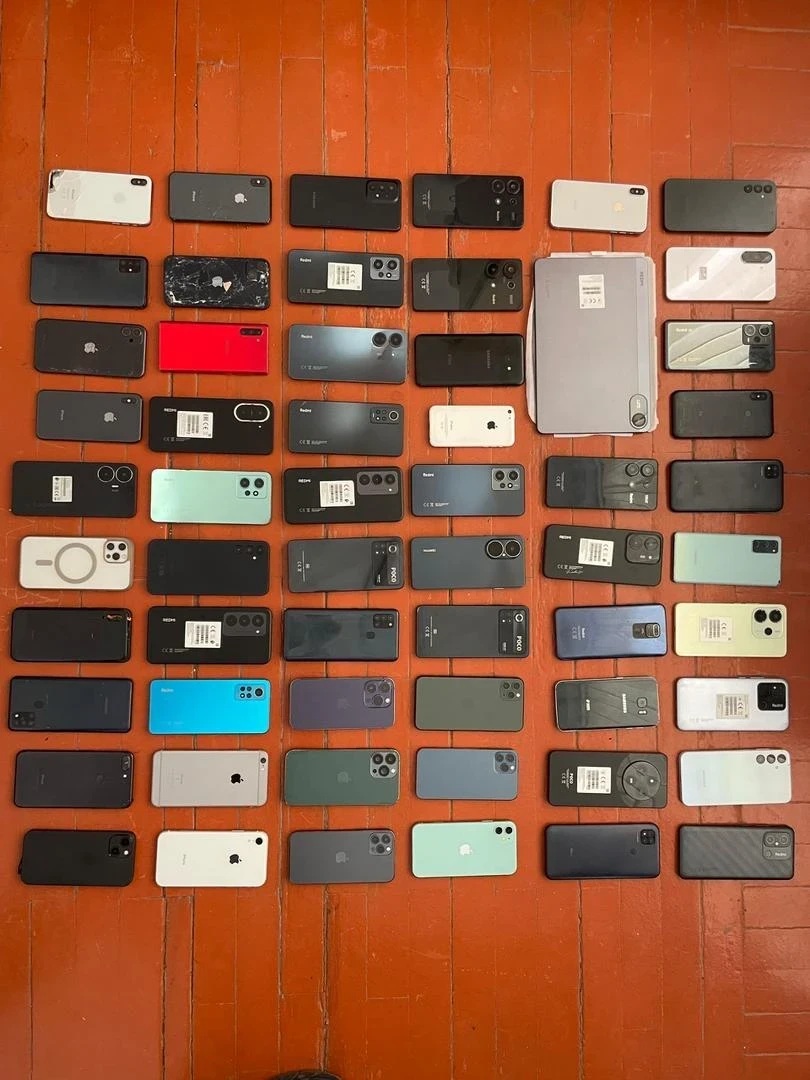 "Эмгектенди", колунан келишинче: Бишкекте чөнтөк уурудан 60тан ашык телефон табылды