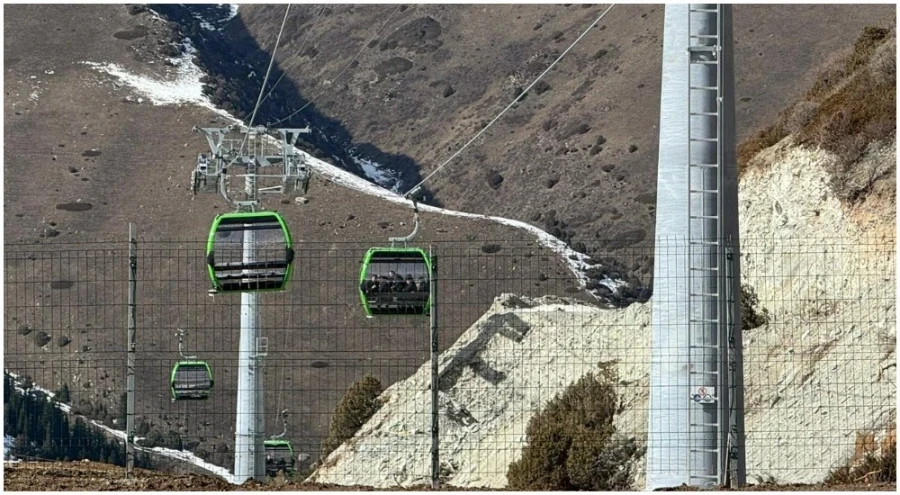 Канатку в парке "Ала-Арча" остановили ветер и наплыв отдыхающих