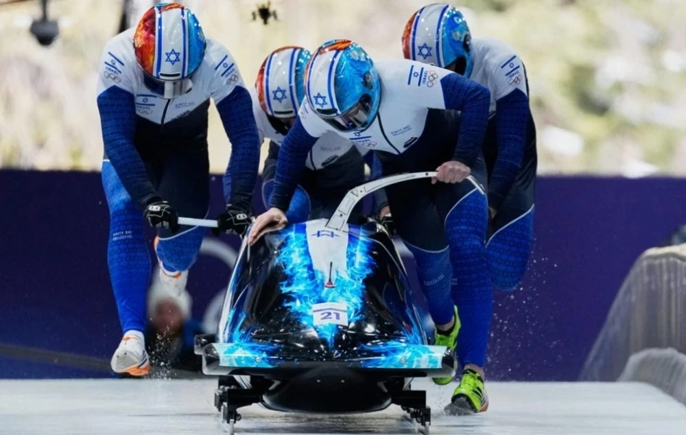 Израильдик бобслей боюнча төртөө жасалма оорулары үчүн дисквалификацияланды