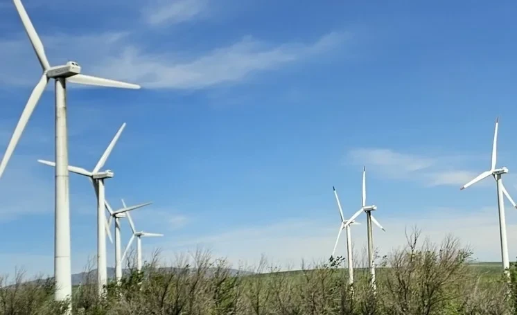 В Кыргызстане развивается ВИЭ: 650 МВт солнечных и ветровых проектов в работе