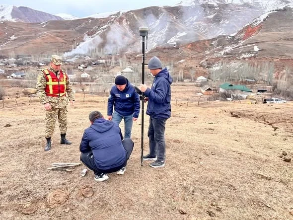 Кара-Кульдеде турак үйгө көчкү түшүп жатат