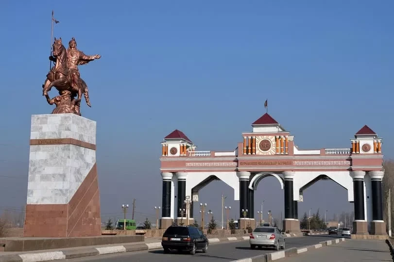 Манас шаары кайра аталыш албайт, деди президенттин басма сөз катчысы