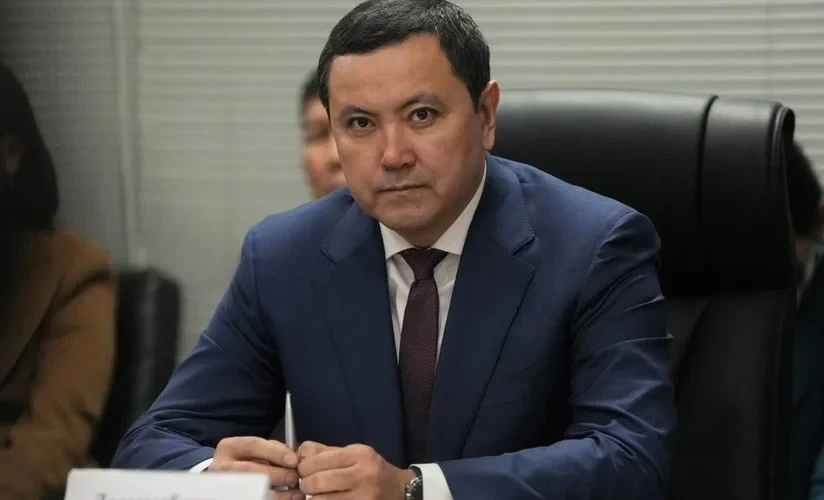 Каныбек Досмамбетов саламаттык сактоо министри кызматынан бошотулду