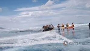 In Mongolia, a car fell through the ice on Lake Buir, four people died