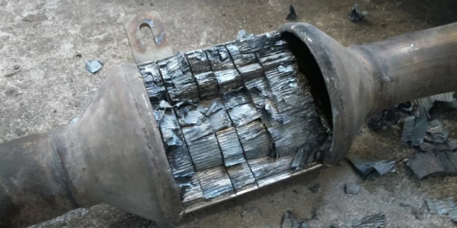 The Cabinet of Ministers has banned the export of catalysts and precious metals for another six months