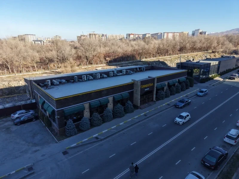 12 мкр Бишкектин аймагында «Ориентал» кафесинин кошумча курулушу алынып жатат