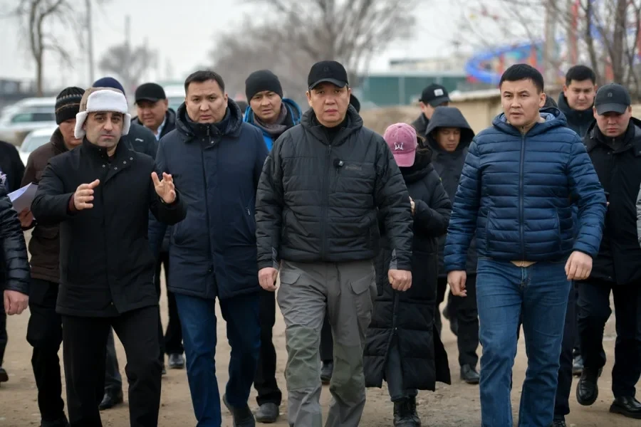 Бишкек шаарынын мэри борбордун инфраструктурасын текшерди жана көрктөндүрүү боюнча тапшырмаларды берди