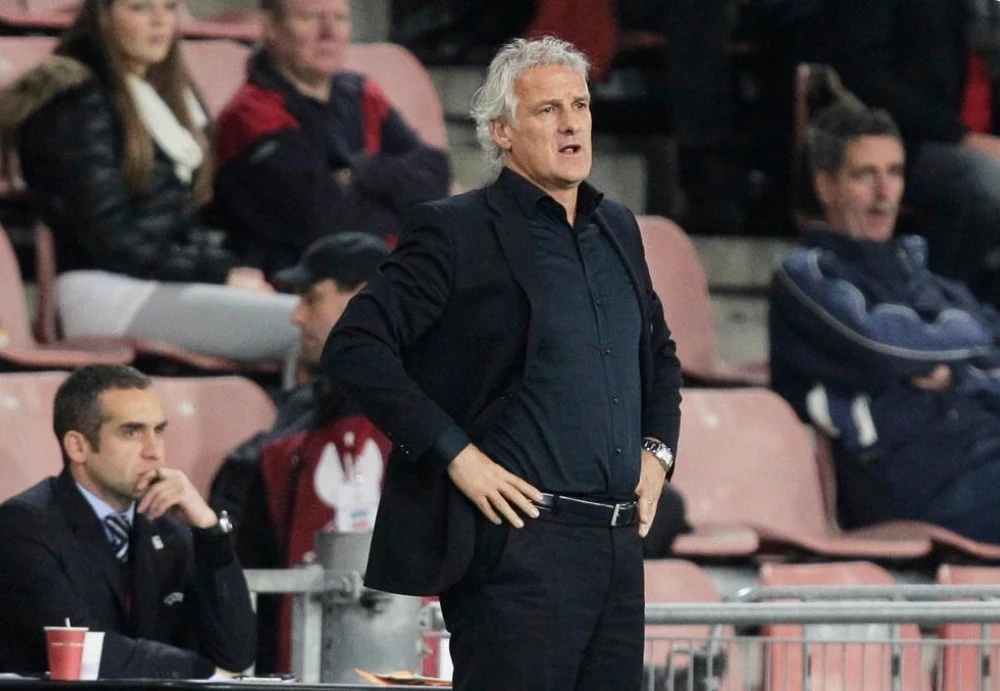 Дик Адвокат Кюрасао командасынан таркады, тарыхый башталыш алдында Дүйнө чемпиондугунда