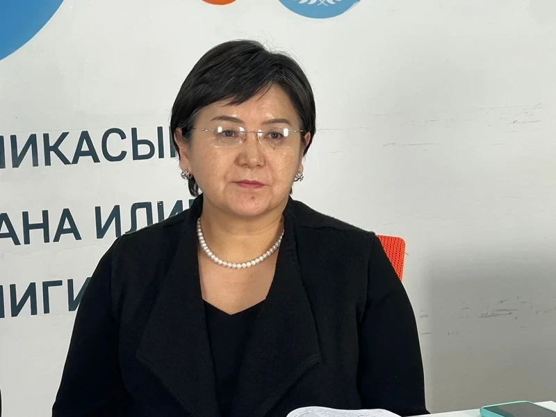 Көктөмкү каникулдар: ата-энелердин өтүнүчү аткарылды, мугалимдердин укуктары корголду