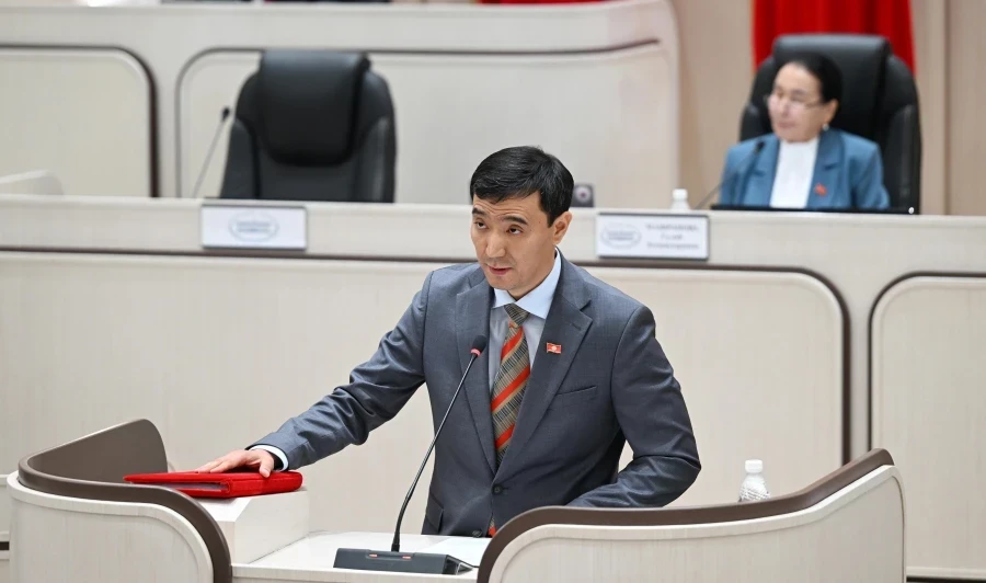 Депутат Медербек Алиев Жогорку Кеңештин Төрагасынын биринчи орун басары болуп дайындалды