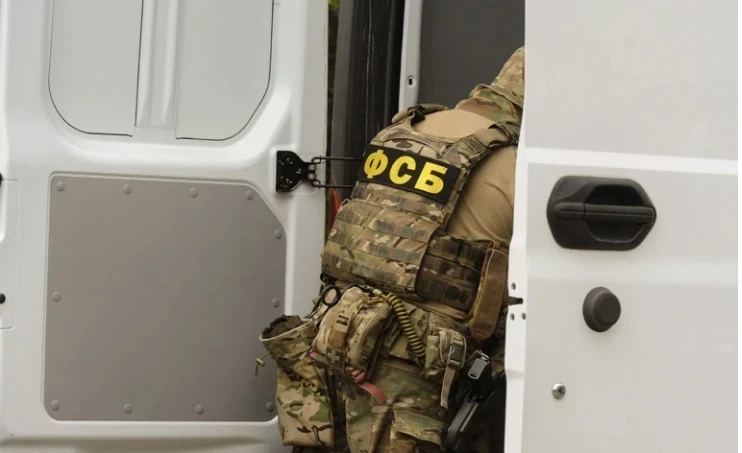 ФСБ Россиядан Казакстанга аскердик кыймылдаткычтарды контрабандага өткөрүү тууралуу маалымдады