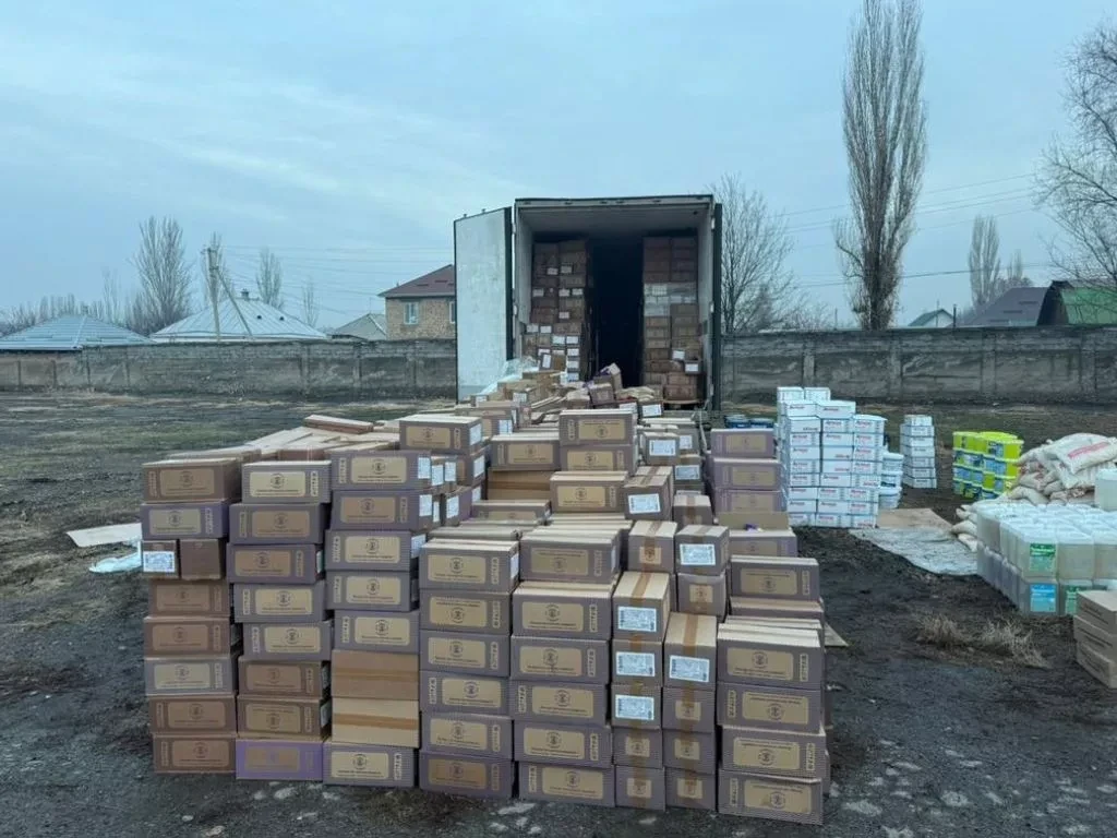 Кыргызстандын салык кызматкерлери мөөнөтү өткөн кондитердик буюмдардын киришин токтотту