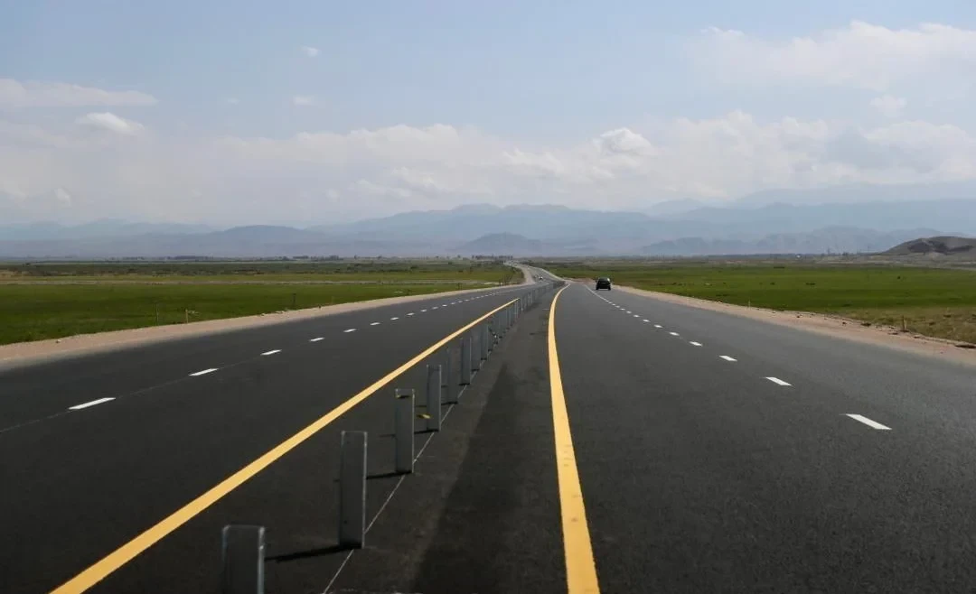 Кыргызстанда беш жылдын ичинде 3 700 километрден ашык жол оңдолуп, асфальтталды