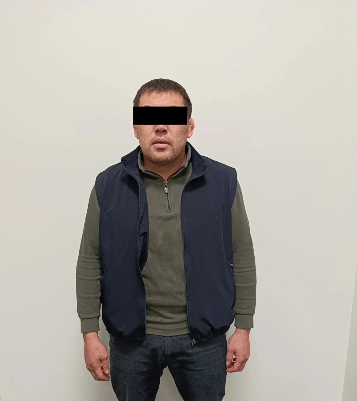 В Бишкеке задержаны сотрудники УВД Первомайского района за взятку