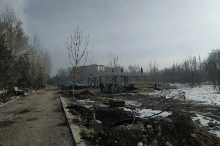 Capital Construction in Atatürk Park in Bishkek: The City Hall Sees No Violations