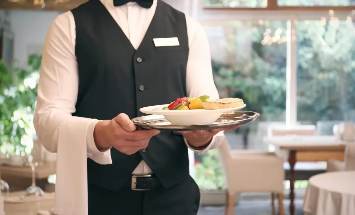 Deputy: Catering establishments have inflated prices even for takeout orders