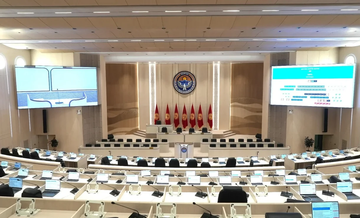 The President criticized the practice of emotional speeches in parliament