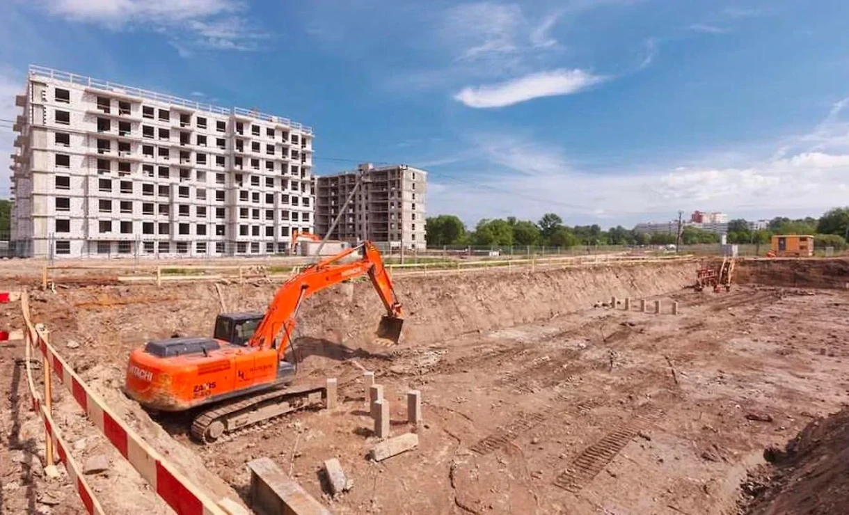 The Ministry of Construction advises against buying apartments from the foundation pit