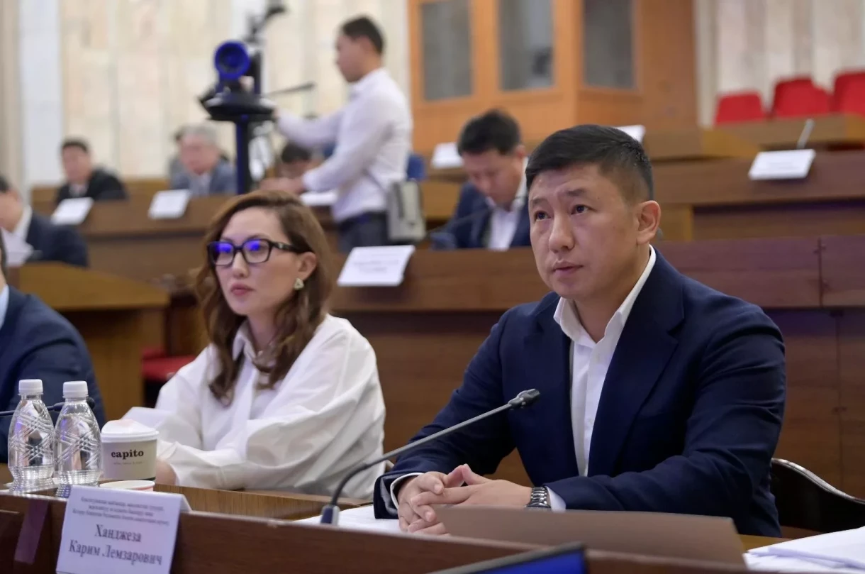 The Committee of the Jogorku Kenesh approved the bills on the assignment of special ranks and special class ranks in the first reading.