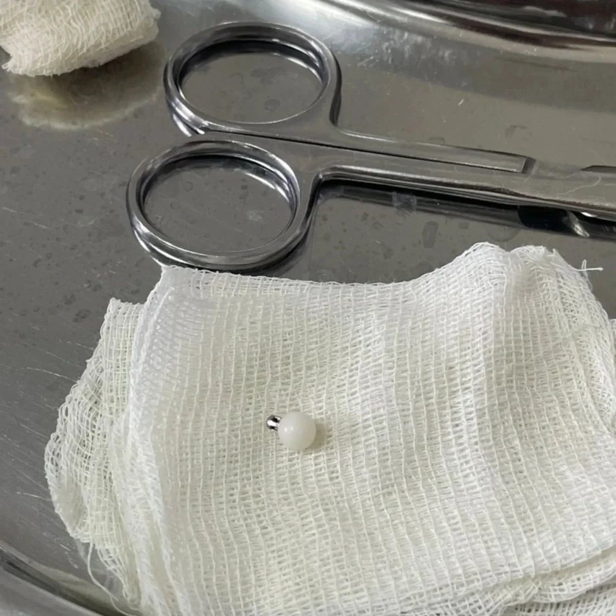 Дарыгерлер Бишкекте баланын бронхунан чет ж body's жоокту алып салышты