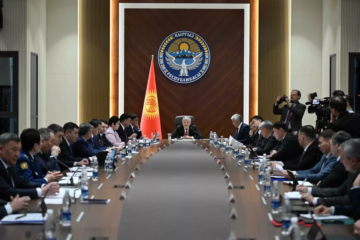 Сегизинчи дебюрократизация боюнча комиссиянын жыйыны: Премьер-министр министрлерге оозеки эскертүүлөрдү берди