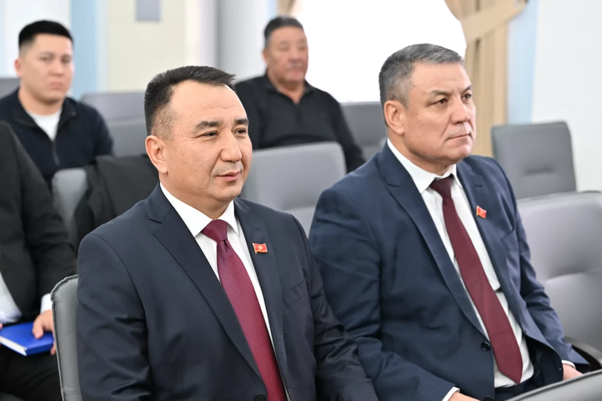 ЦИК передала вакантные мандаты депутатов Жогорку Кенеша КР Райимберди Дуйшенбиеву и Джайлообаю Нышанову