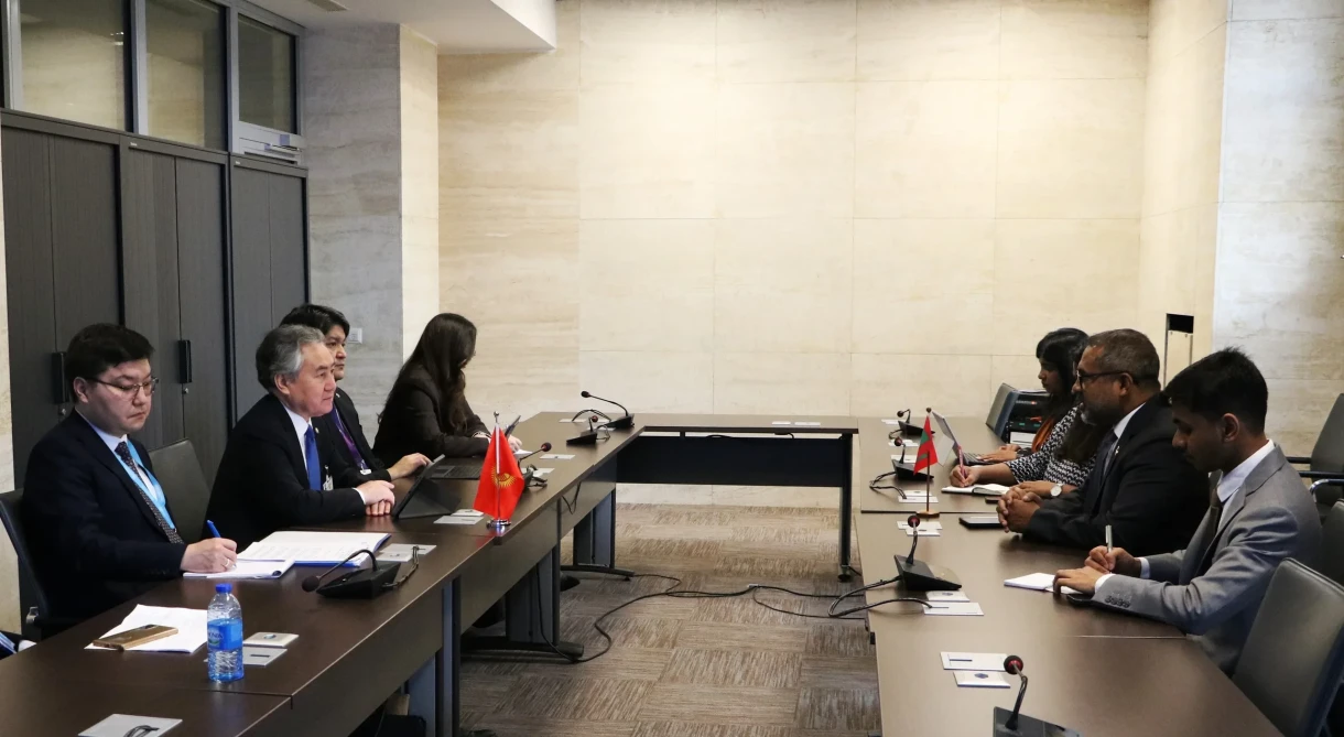 Кыргызстан менен Мальдивдер түз аба каттамын ачууга кызыкдар