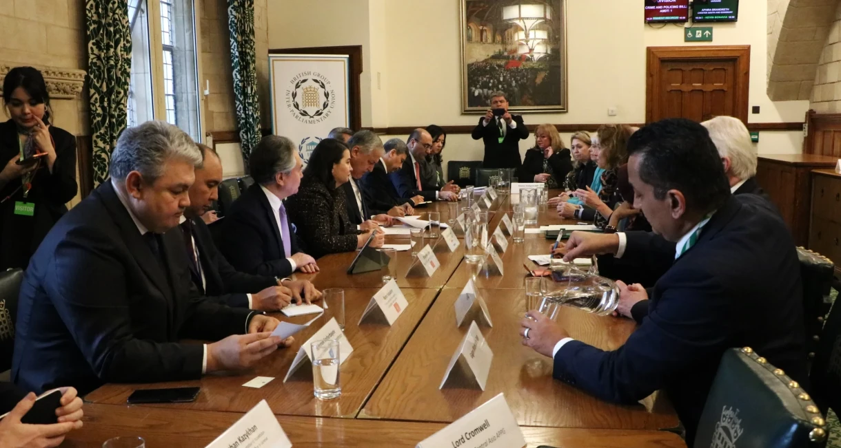 Лондонду Борбордук Азия өлкөлөрүнүн жана Улуу Британиянын парламенттеринин байланышын күчөтүү маселеси талкууланды