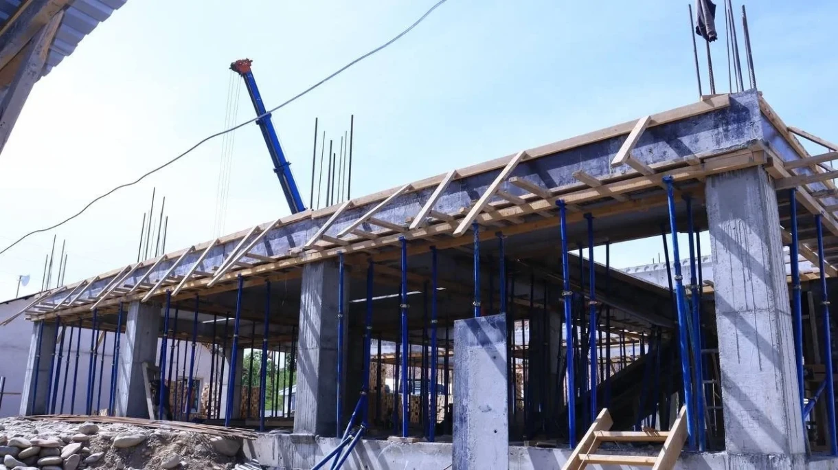 НЭСК жылдын аягына чейин 10 жаңы административдик имаратты пайдаланууга берет