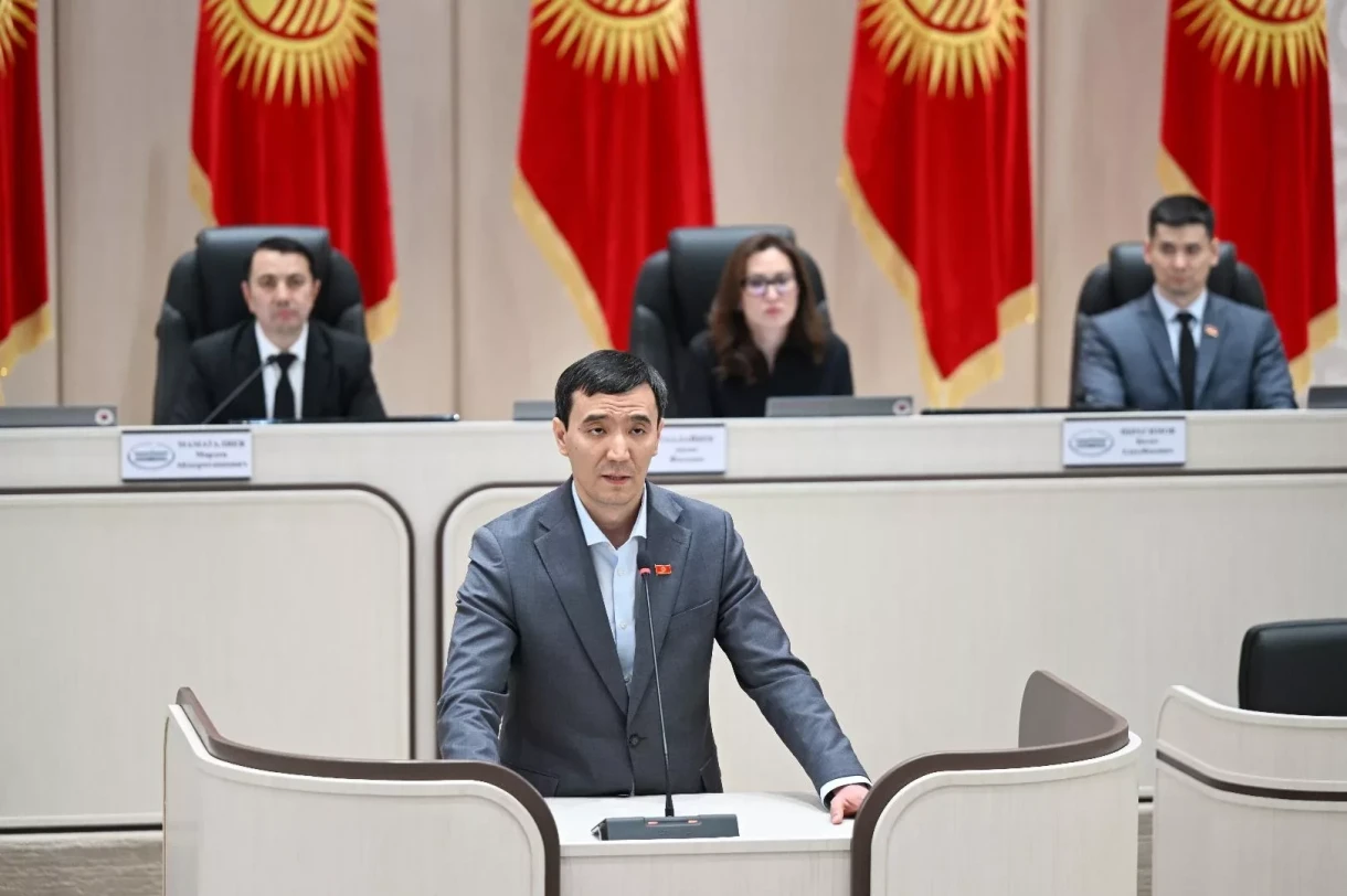 Медербек Алиев Жогорку Кенештин биринчи орун басары болуп шайланды