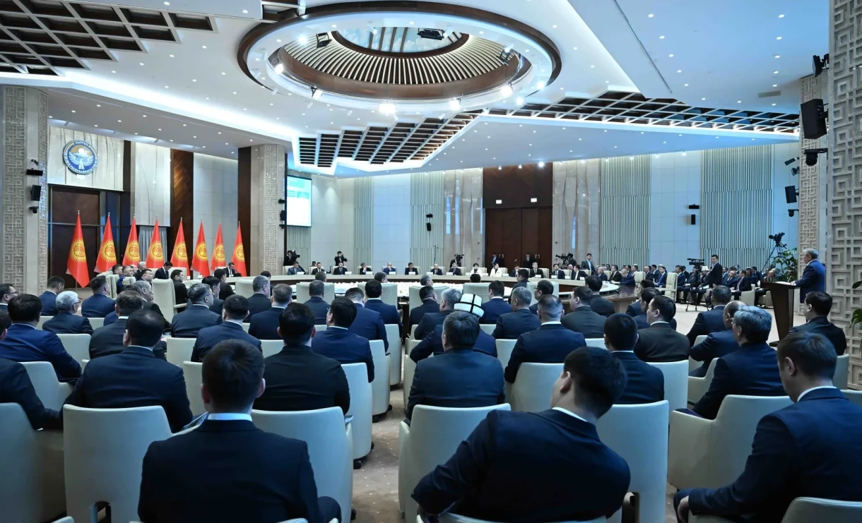 Мамлекеттик кызматтарды көрсөтүү мөөнөтү бир нече күндөн бир нече саатка чейин кыскарды – өкмөт башчы