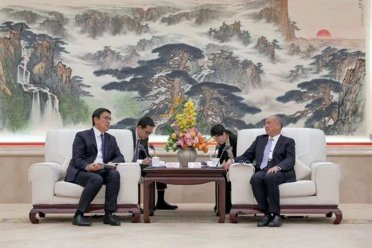 Кыргызстан перенимает опыт Китая по внедрению промышленных технологий