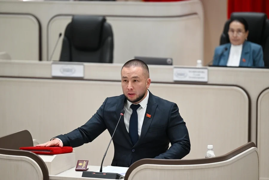 Депутат предлагает запретить проведения фестиваля «Kolfest» на Иссык-Куле