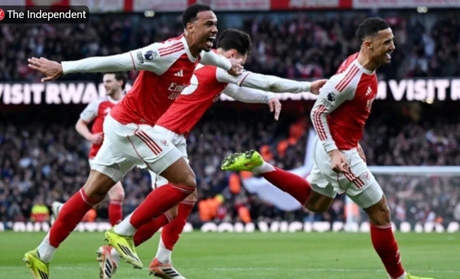 "Arsenal" defeated "Chelsea" and strengthened their leadership