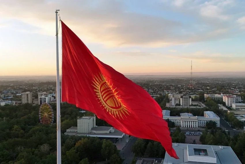 Государственный флаг Кыргызстана: как рождался и менялся символ страны