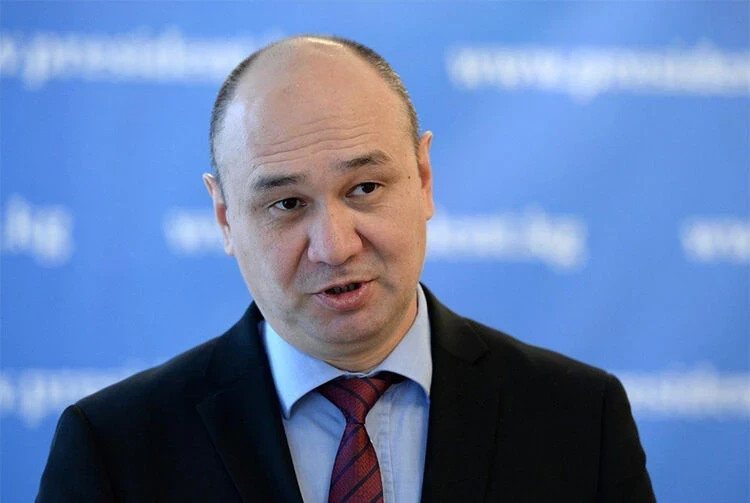 Президенттин канча досу бар? Мамлекеттин саясий чөйрөсүнө таасир этүүчү факторлор