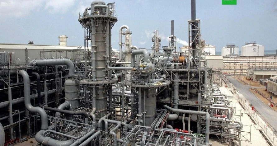 Катар заявил о приостановке производства СПГ из-за атак на свои объекты