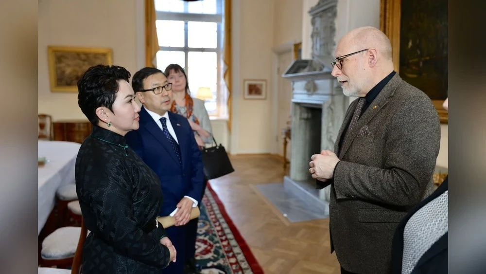 Батцэцэг Швециянын Уппсала графтыгын зыярат кылды