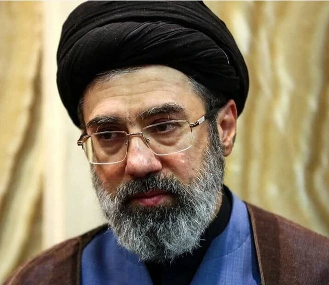 Новым верховным лидером Ирана стал сын убитого аятоллы Моджтаба Хаменеи