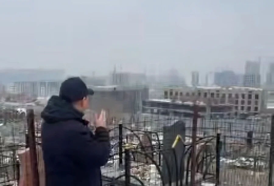 Элитный жилой комплекс строят рядом с кладбищем в селе Орто-Сай