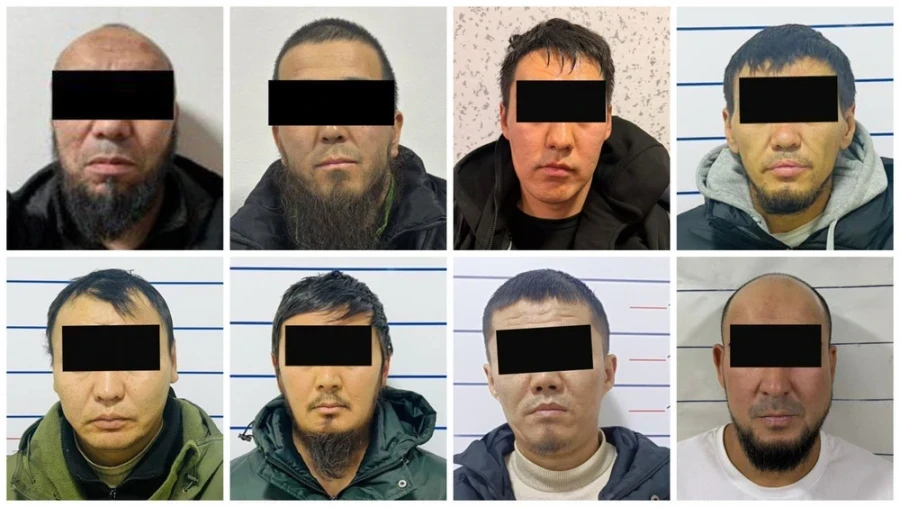 Отсидиген кылмышкерлердин бандасы аялдардай болуп, офис жана үйлөрдү тоношуган