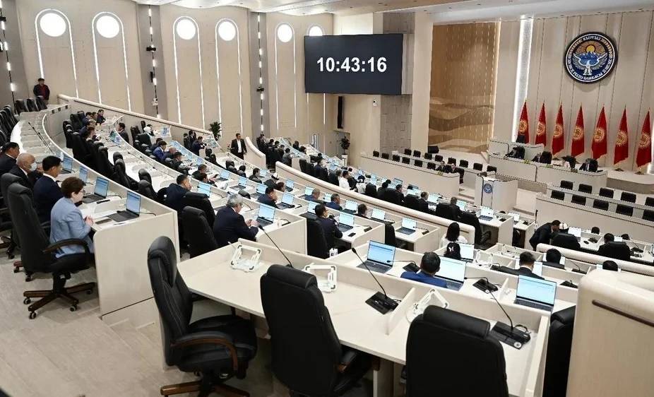 Спикер озвучил более точные данные о зарплатах депутатов ЖК