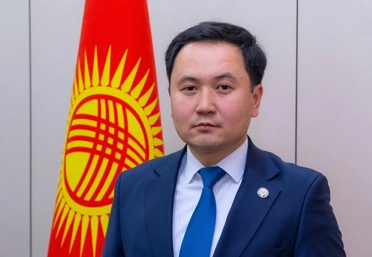 Коллективу Минздрава КР представили первого заместителя главы