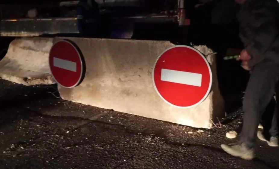 Трасса Бишкек - Нарын - Торугарт убактылуу жабык, таштын кулашы себептүү