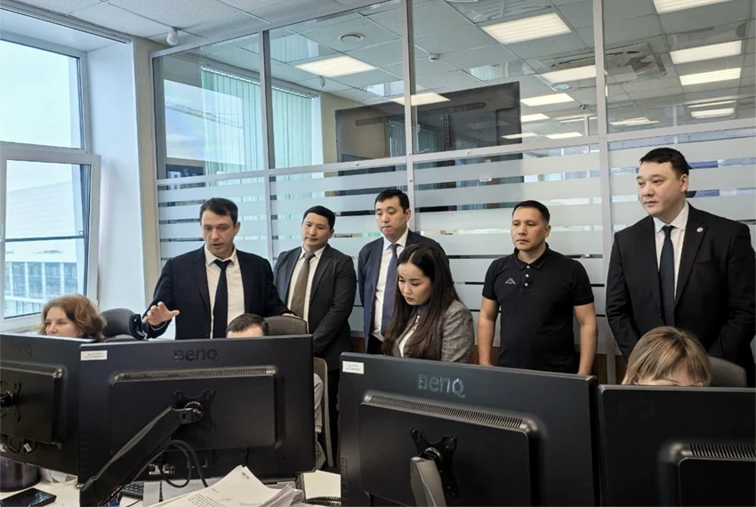 Как работает «Безопасный город» в Петербурге, показали сотрудникам Минцифры КР