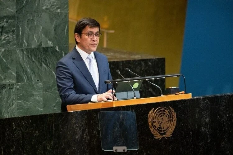 Edil Baysalov called for a woman to be appointed as the head of the UN