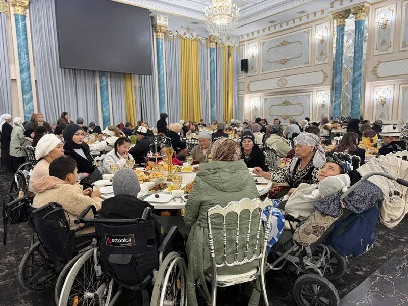 В Бишкеке прошел ооз ачар для лиц с ОВЗ